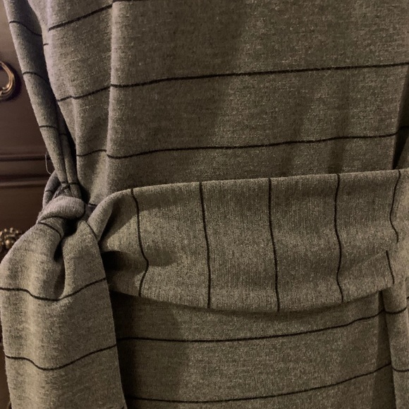 Black and gray banana republic shift dress - Picture 2 of 5